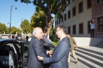 Vali Zorluoğlu Vali Toprak'ı Makamında Ziyaret Etti