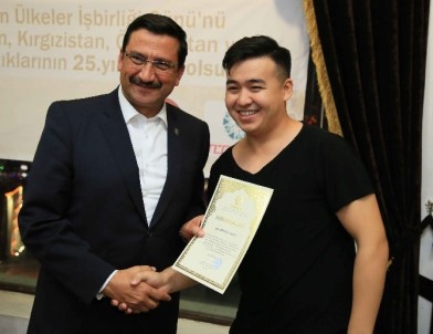 Başkan Ak, Türk Cumhuriyetleri Sanatçılarını Ağırladı