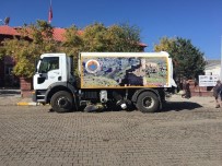 TEMİZLİK ARACI - Çıldır Belediyesine Yol Süpürme Ve Temizlik Aracı Hibe Edildi
