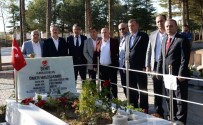 ÇUKURKUYU - Konyaspor Yönetiminden Ömer Halisdemir'in Mezarına Ziyaret