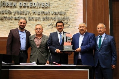 Başkan Ak'a 15 Temmuz Milli İrade Günü Anısına Plaket