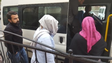 FETÖ'den Gözaltına Alınan Kadın Avukatlar Adliyeye Sevk Edildi