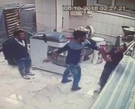 TAKSİ ŞOFÖRÜ - İstanbul'da Silahlı Gaspçı Dehşeti