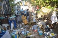 ÇÖP EV - Kötü Koku Gelen Evden 10 Kamyon Çöp Çıktı