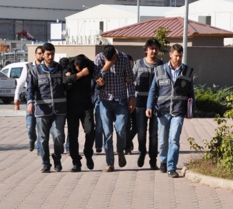 Sivas'ta Telefon Dolandırıcıları Yakalandı
