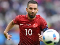 HAKAN ÇALHANOĞLU - Arda Turan'ın formasını kaptırdı