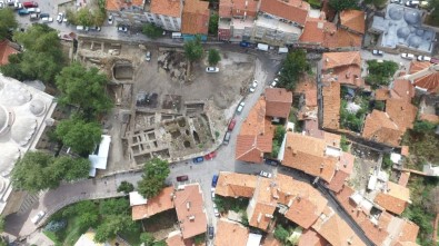 Germiyanoğulları Dönemine Ait Hamam Ve Mescit Bulundu