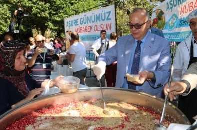 Manisa Büyükşehir'den 5 Bin Kişilik Aşure Hayrı