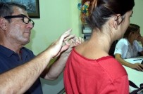 İĞNE TEDAVİSİ - Prof. Dr. Şendur, Bel Ve Boyun Fıtığı Hastalarını Uyardı