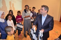 VURAL KARAGÜL - Siverek'te 300 Çocuğa Elbise Yardımı Yapıldı