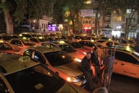 Taksiciler Öldürülen Arkadaşlarını Sessiz Protesto İle Andı
