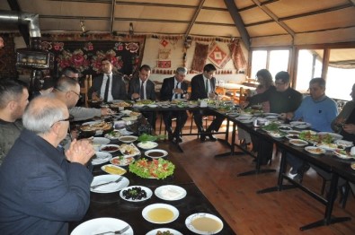 Vali Doğan, Basınla Kars Kalesi'nde Buluştu