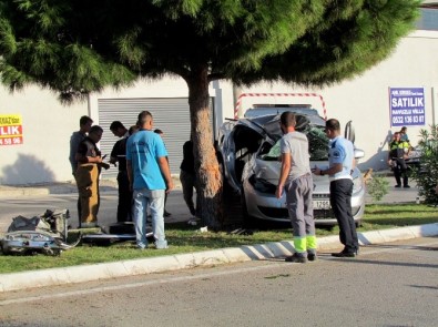 Çeşme'deki Trafik Kazasında 2 Kişi Ağır Yaralandı