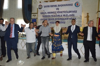 Diyarbakır'da Taşeron İşçilerin Kadro Sevinci