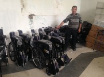 Engelli Araçları Sahiplerini Bekliyor