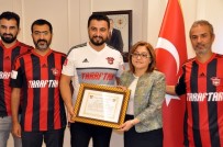Fatma Şahin'e Gaziantepspor Onursal Başkanlık Unvanı Verildi