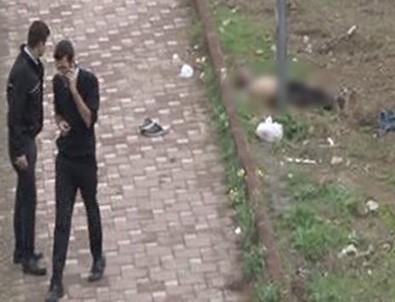 İstanbul'da yol kenarında erkek cesedi!