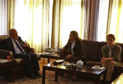 KADEM Genel Başkanı Doç. Dr. E. Sare Aydın Yılmaz, Rektör Çomaklı'yı Ziyaret Etti