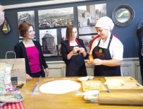 Merve Özbey Mantı Açtı