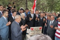 MUSTAFA PEHLIVANOĞLU - Mustafa Pehlivanoğlu Kabri Başında Dualarla Anıldı