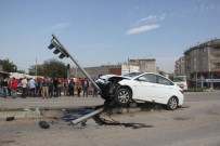 Otomobil İle Motosiklet Çarpıştı Açıklaması 2 Yaralı