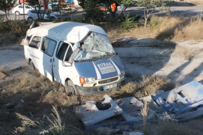 Tarım İşçilerini Taşıyan Minibüs Takla Attı Açıklaması 13 Yaralı