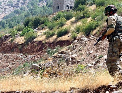Çukurca'da 8 terörist etkisiz hale getirildi