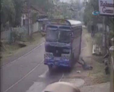 İlginç Kaza, Meraklı Kalabalık