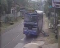 İlginç Kaza, Meraklı Kalabalık