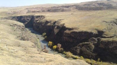 Vali Doğan, Turizm Bakanlığı Uzmanlarıyla Ani'de