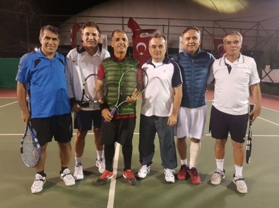 Bakırköy'de 'Cumhuriyet Kupası Tenis Turnuvası' Düzenlendi