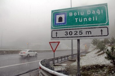 Bolu Dağı'nda yoğun kar yağışı başladı!