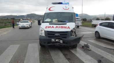 Hatay'da Ambulans Kaza Yaptı