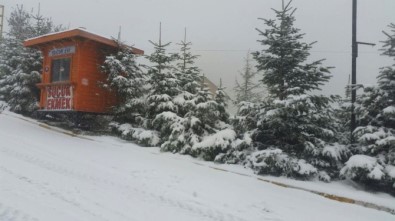 Kartepe'de Kar Kalındığı 15 Santime Ulaştı