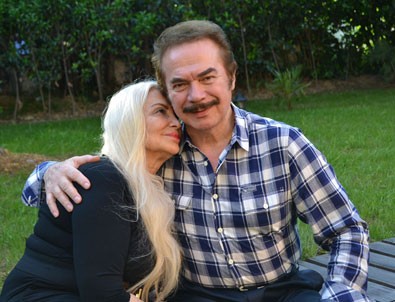 Orhan Gencebay ve Sevim Emre trafik kazası geçirdi