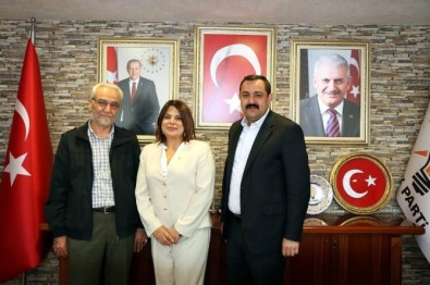 Turizmci İçkale'ye AK Parti rozeti