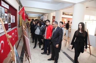 15 Temmuz Sergisi Öğrencilerle Buluştu