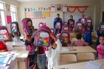 BESLENME ÇANTASI - Ağrı'da Öğrencilere Kırtasiye Seti Dağıtıldı