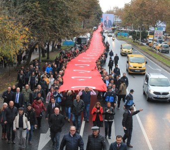 Binler Dolmabahçe'ye Yürüdü