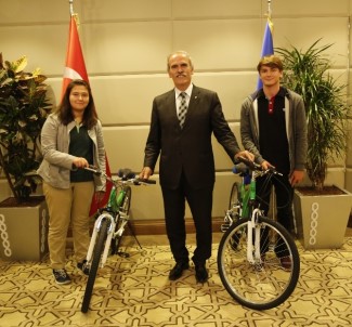 Çevreci Öğrencilere Ödül