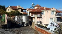 TANKER ŞOFÖRÜ - Süt Tankeri Villanın Bahçesine Uçtu Açıklaması 1 Yaralı