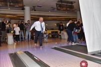TEKNOPARK - Vali Çakacak'ın Down Sendromlu Çocuklarla Bowling Keyfi