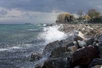 LODOS - Yalova-İstanbul Deniz Ulaşımı Kesildi