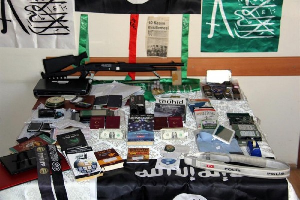 Sivas'taki DEAŞ evinden 1 dolar çıktı