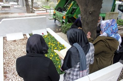 Kemal Sunal'ı doğum gününde sevenleri unutmadı