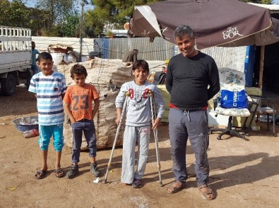 Savaş Mağduru Ali Okula Gidebilmek İçin Protez Bacak İstiyor