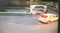 ALEYNA - Bursa'da Korkunç Kaza Kamerada...Metrelerce Havaya Fırladılar
