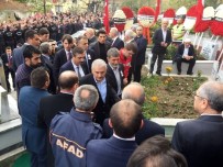 MUHAMMET FATİH SAFİTÜRK - Cumhurbaşkanı Erdoğan, Şehit Kaymakamın Mezarı Başında Kur'an-I Kerim Okudu
