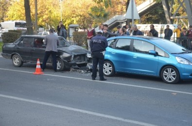 Fatsa'da Trafik Kazaları Açıklaması 2 Yaralı