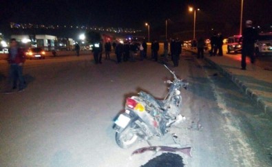 Gaziantep'te Motosiklet İle Otomobil Çarpıştı Açıklaması 2 Ölü
